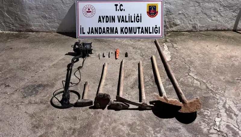 Aydın'da Kaçak Kazı Yapan Şebekeye Operasyon: Suçüstü Yakalandılar