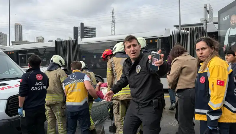 Metrobüs Kazasında Yaşanan Korkunç Olay: Seferler Durduruldu, Ölü ve Yaralılar Var
