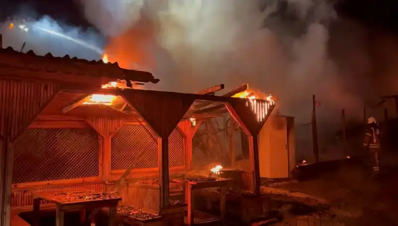 Şile’de Gözleme Restoranında Korkutan Yangın: Altı Mekan Alev Alev Yandı
