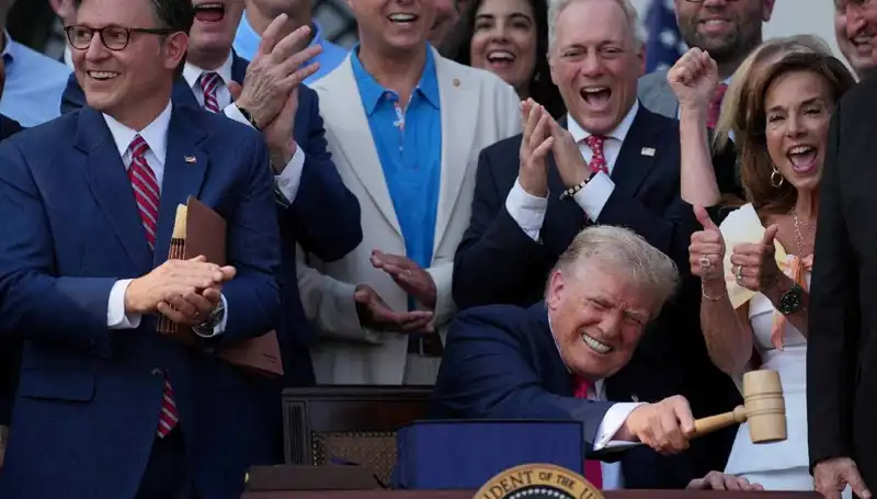 Trump’tan Yeni Dönem: "Büyük, Güzel Yasa Tasarısı" İmzalandı!