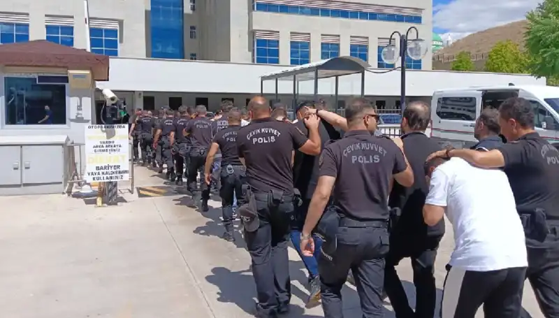Ankara'da Tehditlerle Haraç Kesme Çetesi Çökertildi, Avukatlar da Fark Edildi