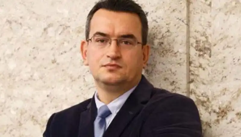 Metin Gürcan: DEVA Partisi'nin Kurucu Üyesi ve Siyasi Yolculuğu