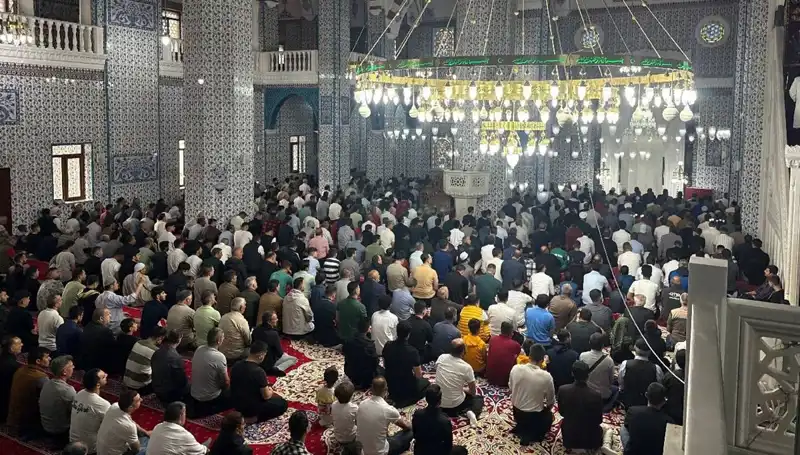 İlk Bayram Namazı Iğdır'da Kılındı: Coşku ve İbadet Bir Arada