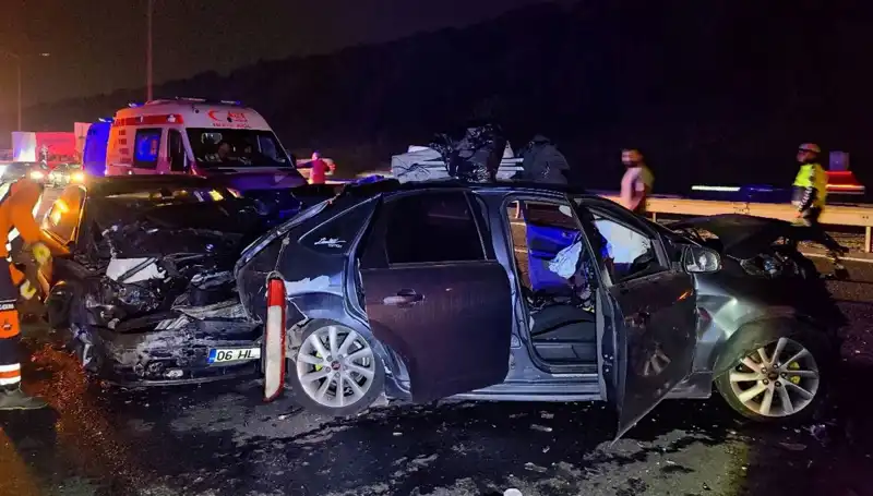 TEM Otoyolu'nda Zincirleme Kaza: 7 Kişi Yaralandı, Olay Anı Korkunçtu