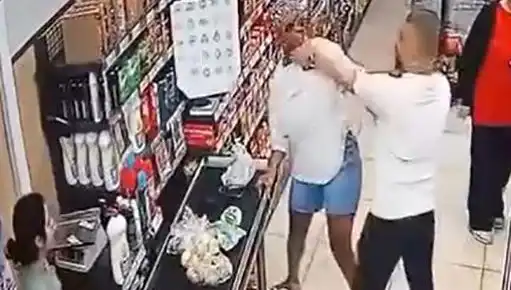 Marketteki Kasa Sırasında Şoke Eden Olay: Kadına Saldırı Gerçekleşti