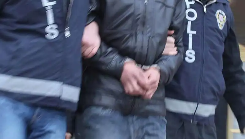 Kütahya'da Uyuşturucu Operasyonu: 5 Kişi Tutuklandı, Şok Detaylar Ortaya Çıktı!