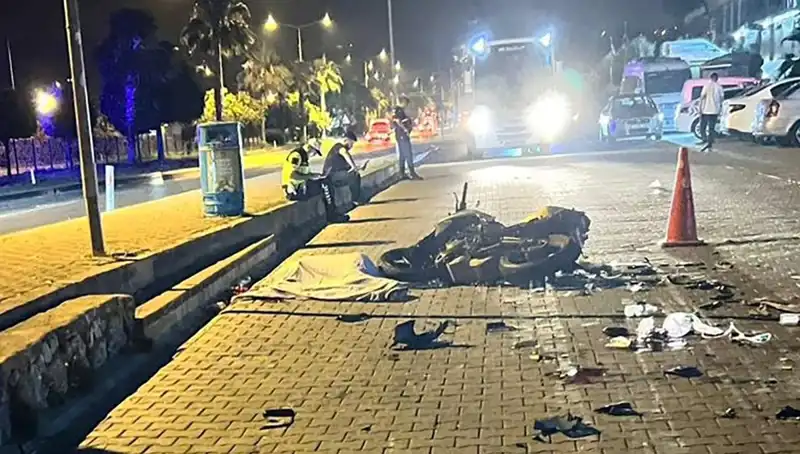 Alanya'da Feci Motosiklet Kazası: İki Genç Hayatını Kaybetti