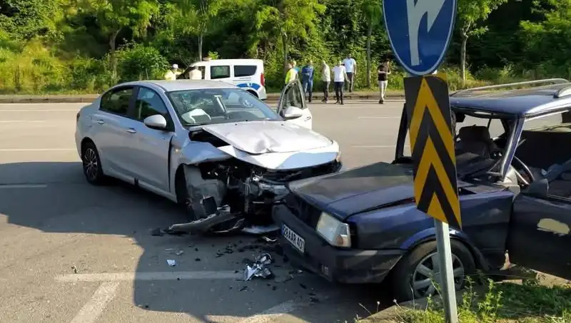 Görele'de Faciaya Yol Açan Kaza: Sürücü Araç Camından Fırladı