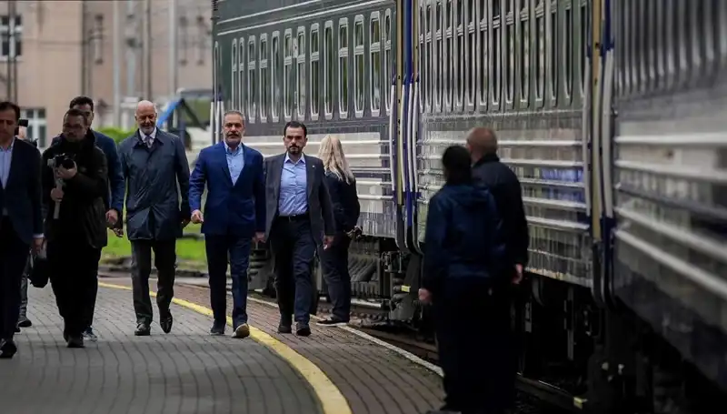 Dışişleri Bakanı Fidan'dan Ukrayna Çıkarması: Temaslar ve Sonuçlar