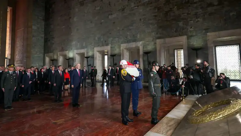 Devlet Erkanı Anıtkabir’de Saygı Duruşunda Bulundu