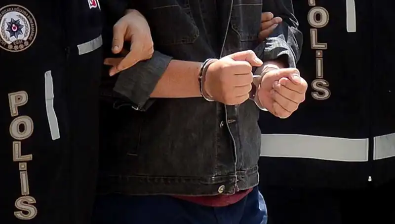 Kayseri'de Yasa Dışı Silah Ticareti: İki Zanlı Tutuklandı