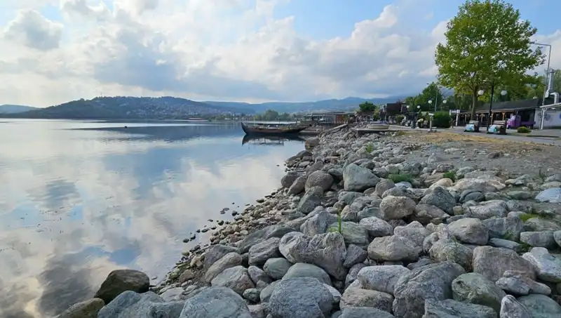 Sapanca Gölü'nde Su Seviyesindeki Düşüş Alarm Veriyor: Nedenleri ve Sonuçları
