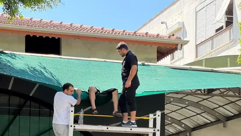 Dengesini Kaybedip Balkondan Düşen Genç Kadın Hastaneye Kaldırıldı