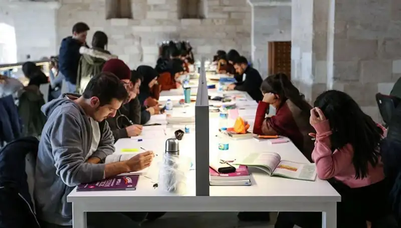 Üniversiteler 2023-2024 Eğitim Takvimini Açıkladı: Başlangıç Tarihleri Neler?
