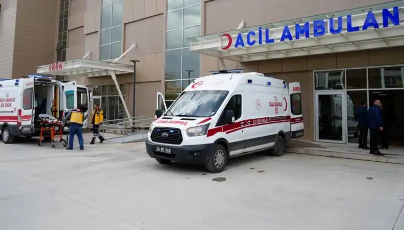 Erzincan'da Feci Kaza: Bir Hayat Gitti, Üç Yaralı