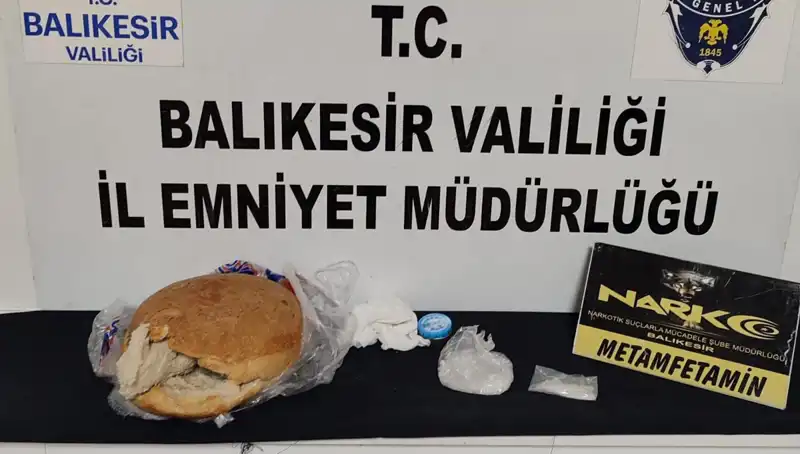 Uyuşturucu İşlemine Yeni Yöntem: Ekmeğin İçine Gizlediler ve Yakalandılar