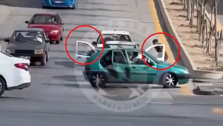 Trafikte Kılıç ve Bıçaklı Saldırı: Güvenlik Güçleri Harekete Geçti