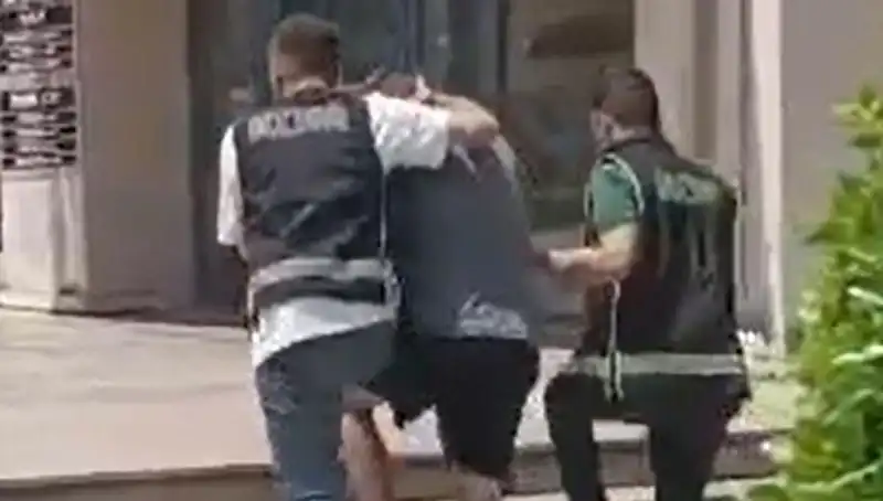 Sahte Dolarla Alışveriş Yapan Turistlerin Dramı: Sınır Dışı Edildi