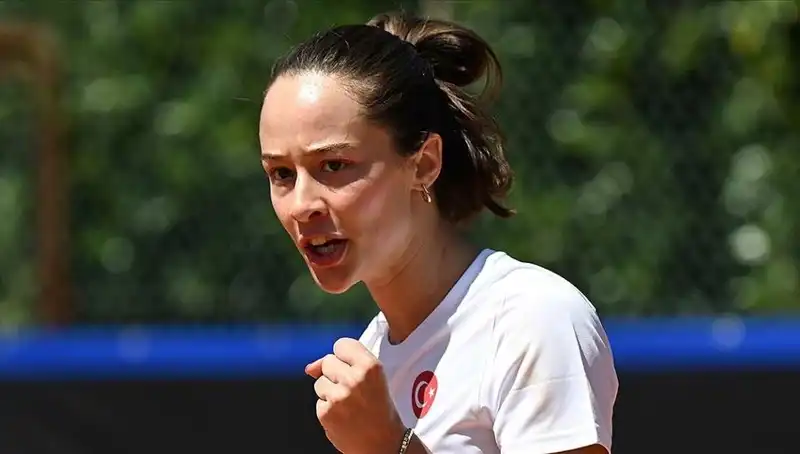 Milli Tenisçi Zeynep Sönmez, Büyük Finalde Zafere Koşuyor!