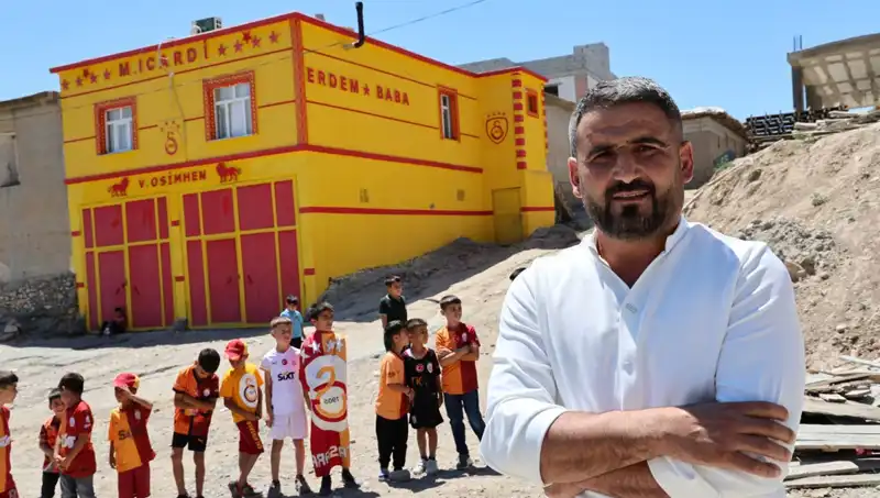 Fanatik Taraftar, Evinin Dış Cephesine Icardi ve Osimhen İsimlerini Yazdırdı!